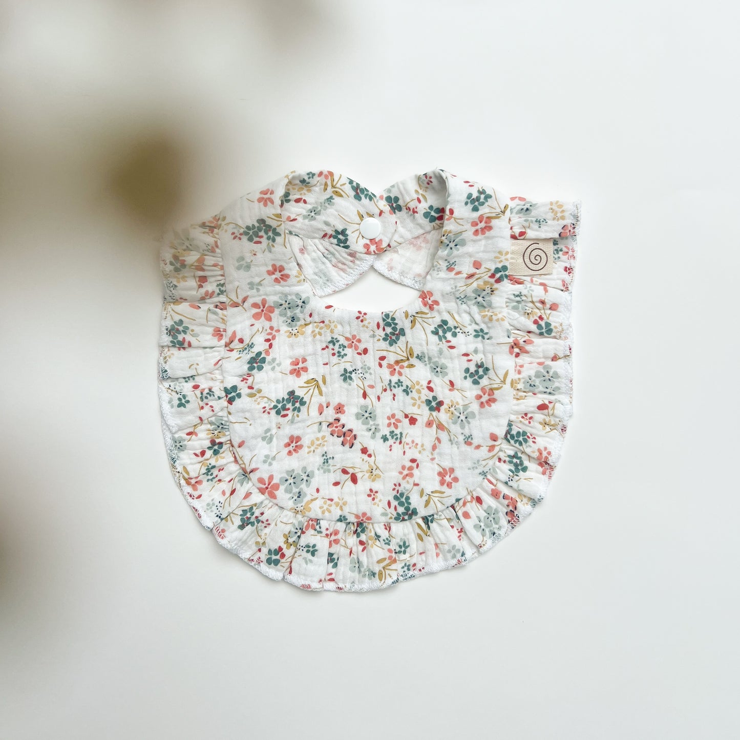 Stikkilolo Frill Bibs