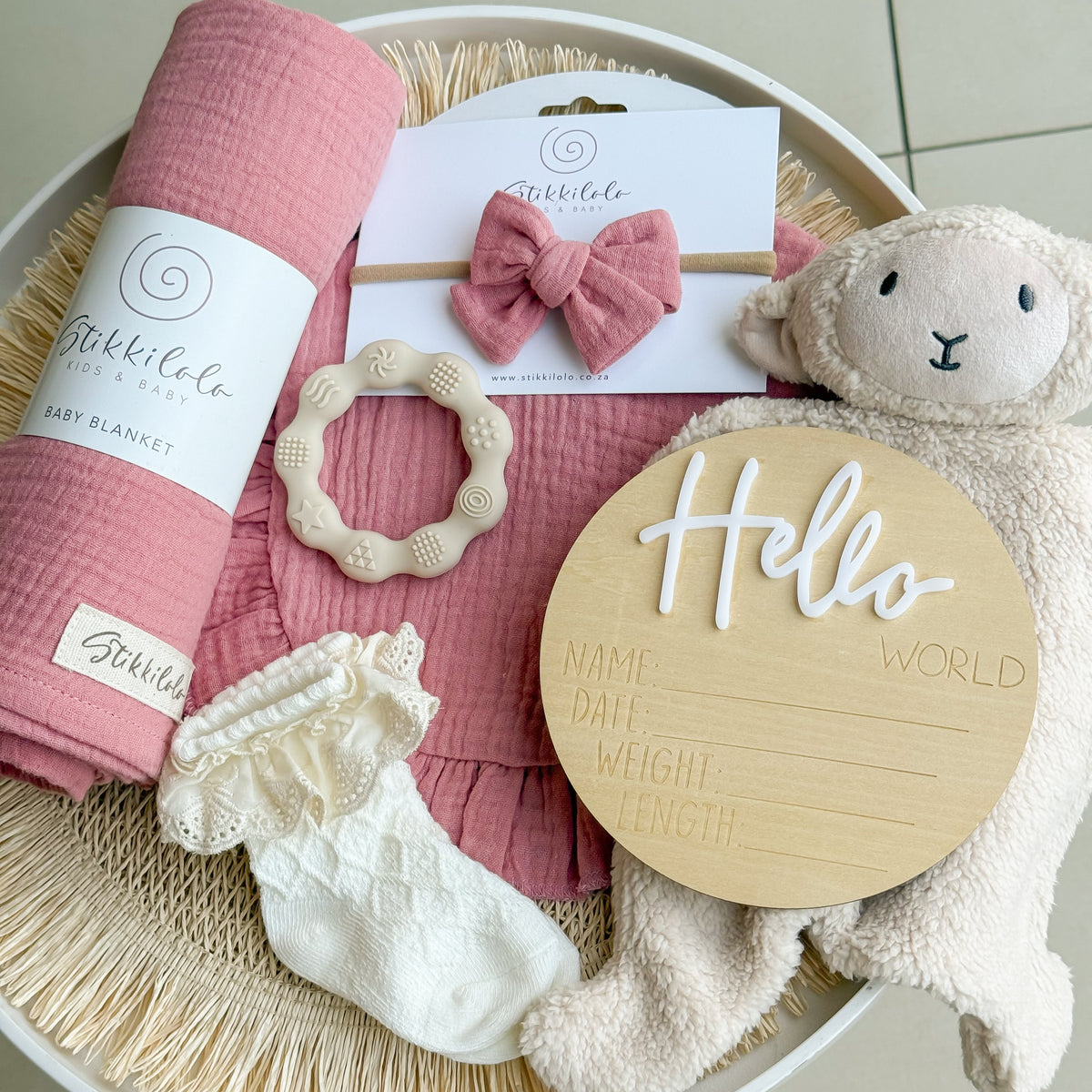 BABY GIFT BOX 2 -  Cream | Rose Sheep Gift Set