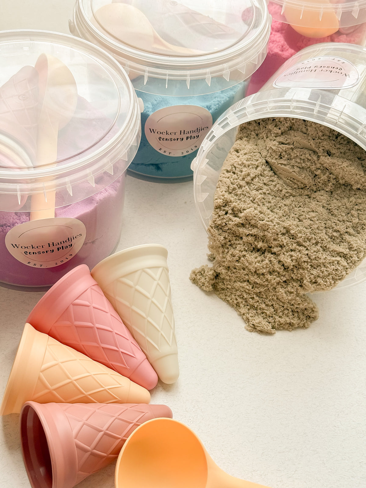 Woeker Handjies - Kinetic Sand with Ice Cream Cones